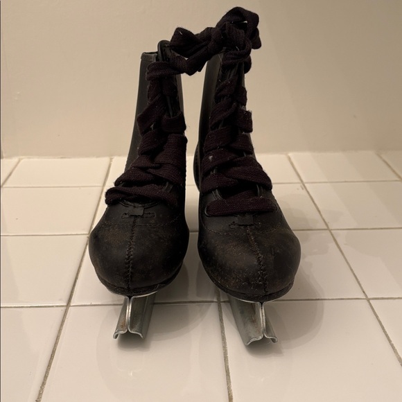 Black Kids Ice Skates Double Runner Blades - Picture 8 of 10